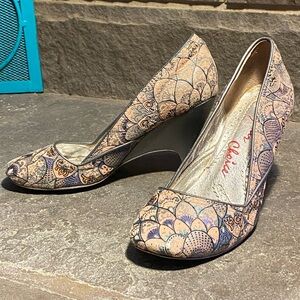 VTG Irregular Choice Nick of Time wedge pumps,colorful tapestry,silver heel, 38